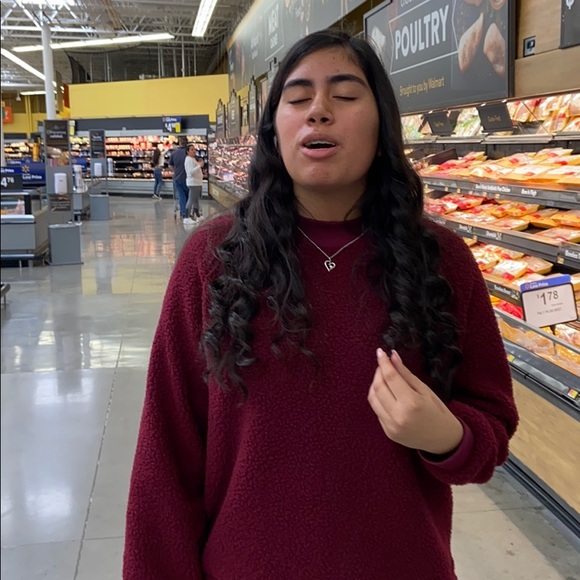 Meet your Posher, Gabriela - Picture 1 of 1